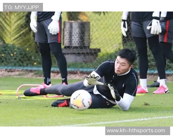 周敏回顾足球生涯的点滴故事与成长历程分享