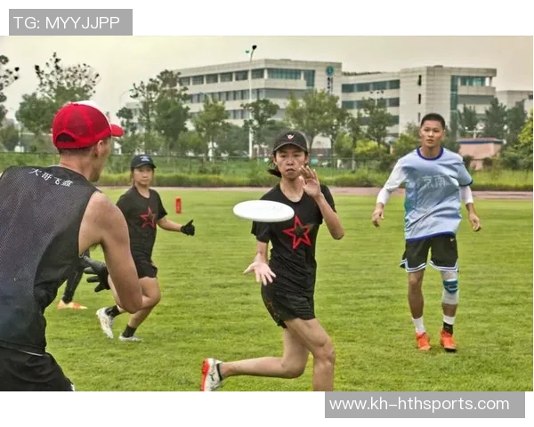 深圳飞盘队在运动飞盘灵活性排行榜中荣获第三名展现团队实力与潜力 深圳飞盘队在运动飞盘灵活性排行榜中荣获第三名展现团队实力与潜力